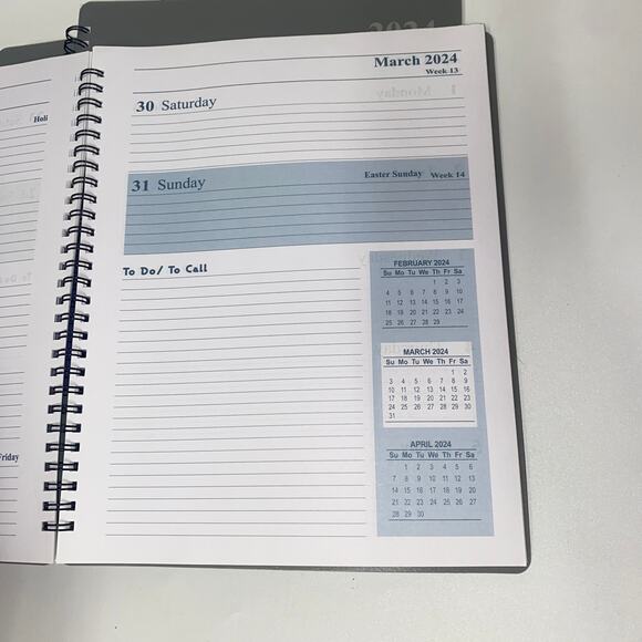 New Signature Series Set of 4 2024 Dated Weekly Monthly Planners - Picture 8 of 10